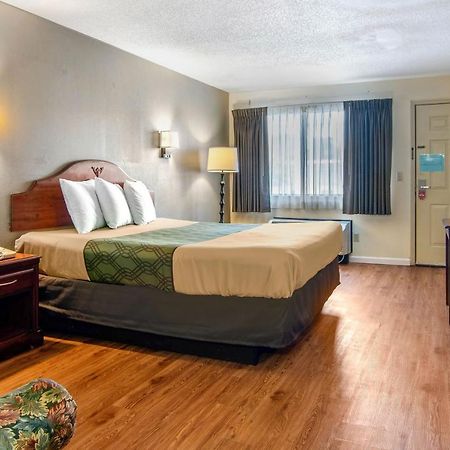 Econo Lodge Inn&Suites Fort Oglethorpe Exterior foto