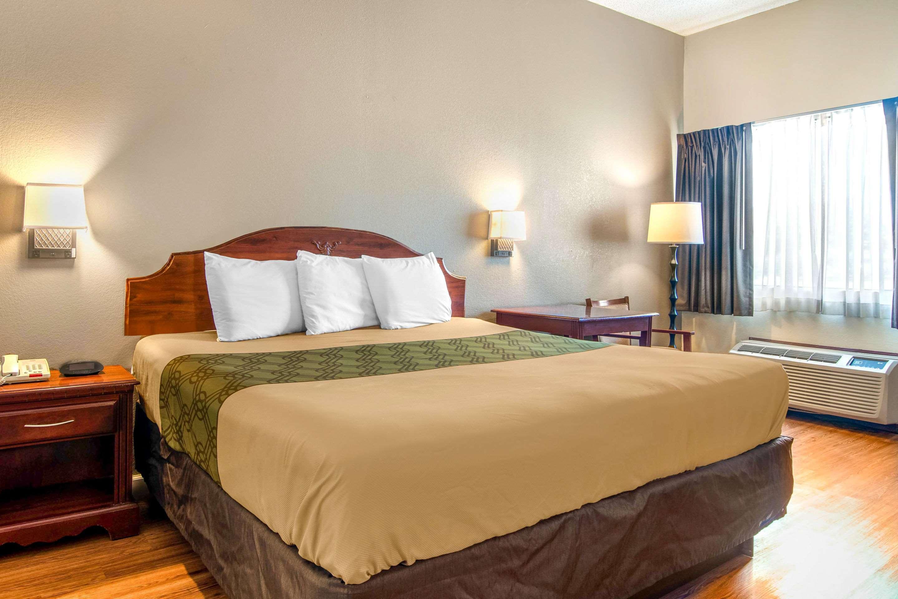 Econo Lodge Inn&Suites Fort Oglethorpe Exterior foto