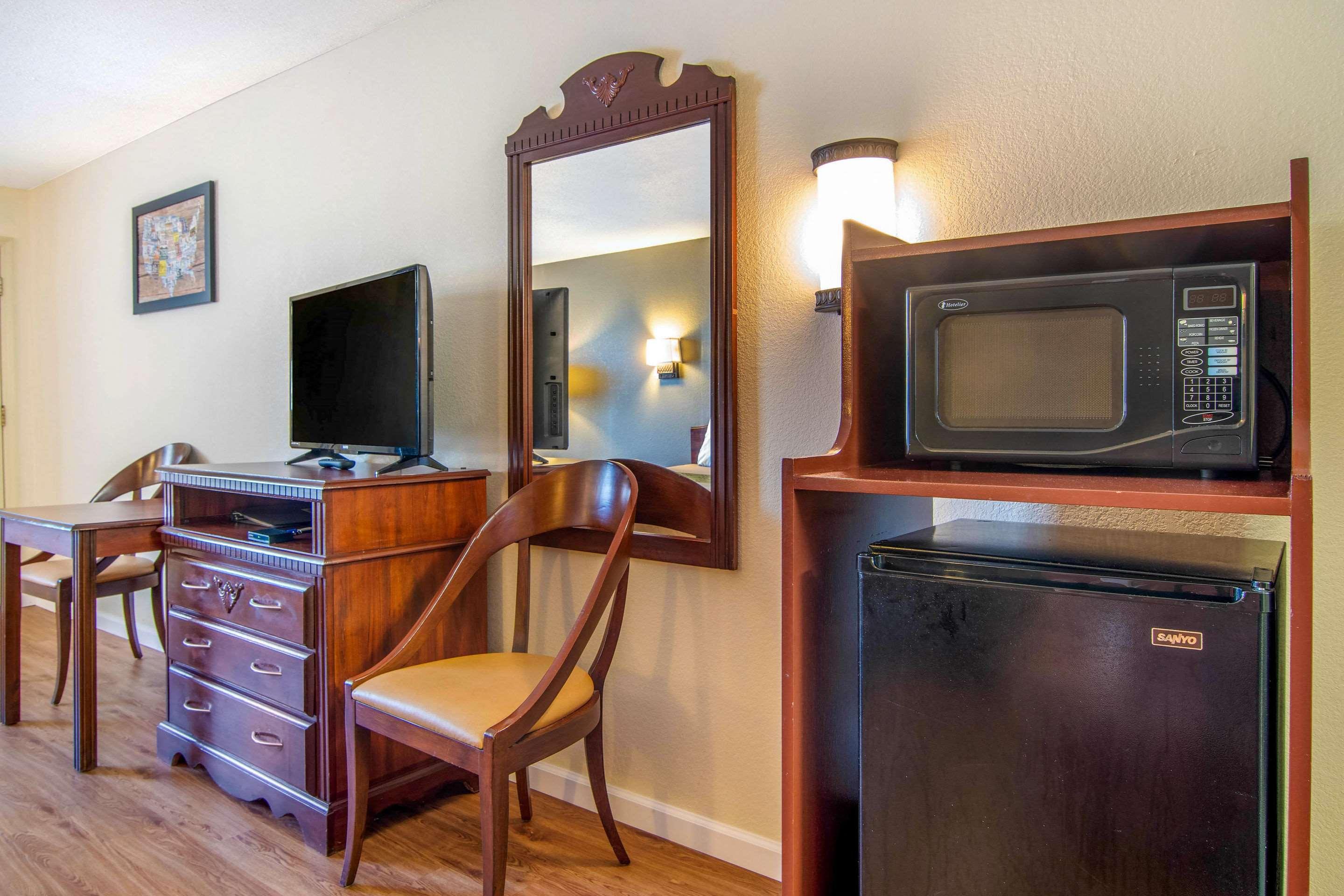 Econo Lodge Inn&Suites Fort Oglethorpe Exterior foto